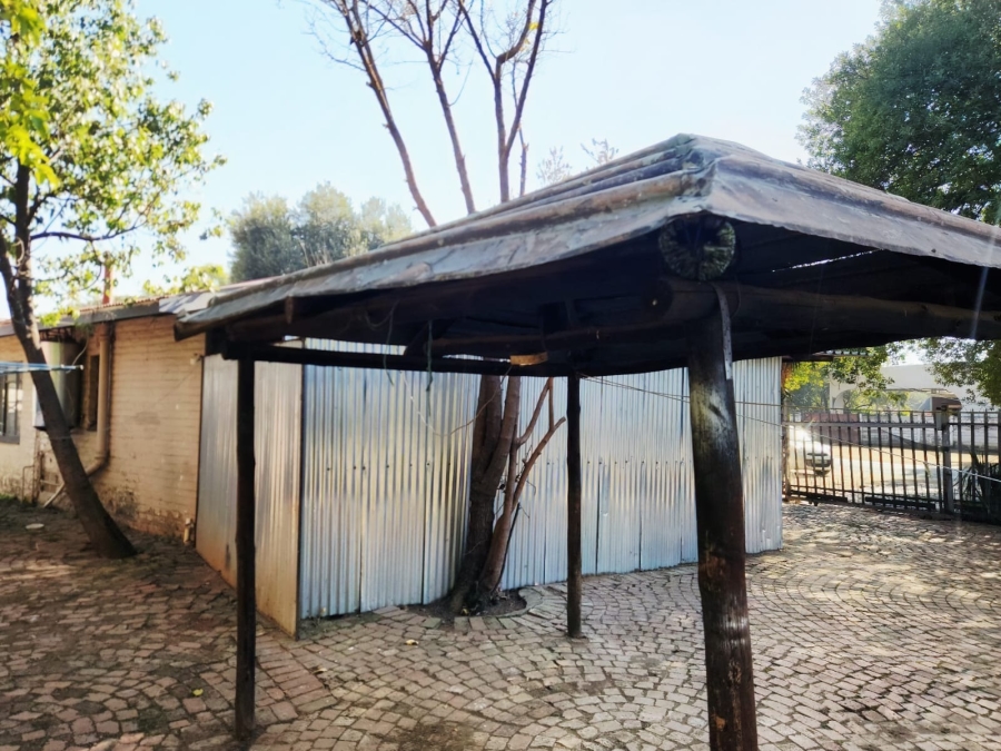 2 Bedroom Property for Sale in Oos Einde North West